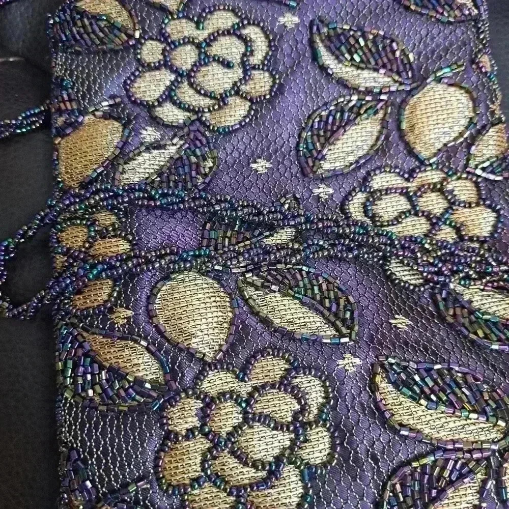 Purple, beaded occasion bag - Picture 4 of 7